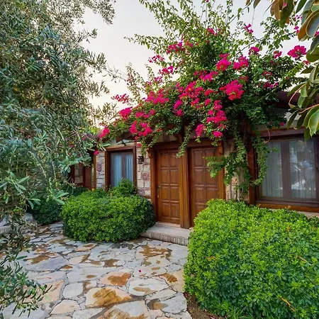 Luna Begonvil Taş Evler Otel 3*