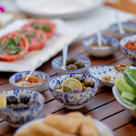 Luna Begonvil Taş Evler Otel 3*