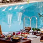 Hotel Luna Begonvil Tas Evler