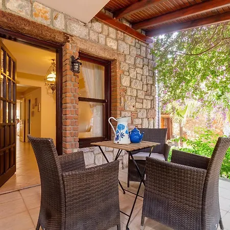 Hotel Luna Begonvil Tas Evler